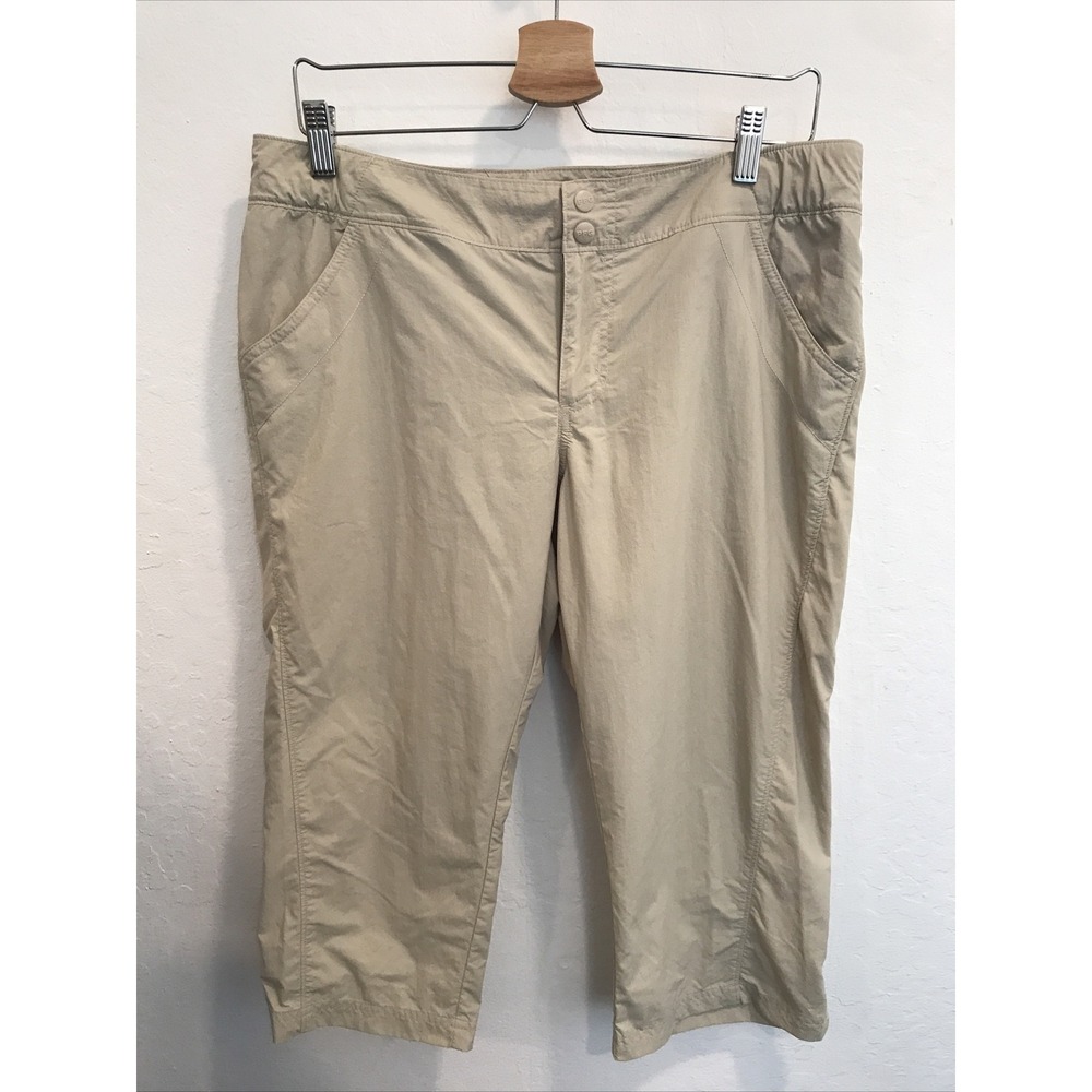 Columbia PFG Women Sz M Khaki Omni-Shade Sun Protection Crop Capri Fishing Pants